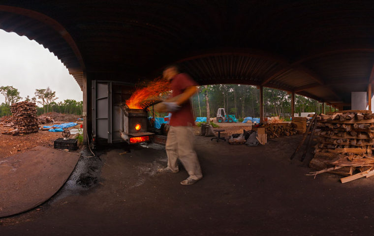 イコロの森の炭焼き小屋